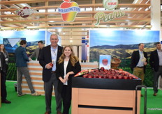 Todd Fryhover and Lindsey Huber from Washington Apple Commission